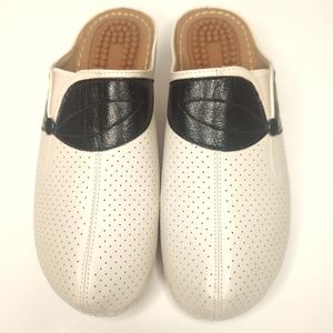 Ecetana Women's Slip-on Cream/Beige Clogs Size 42 US Size 9.5